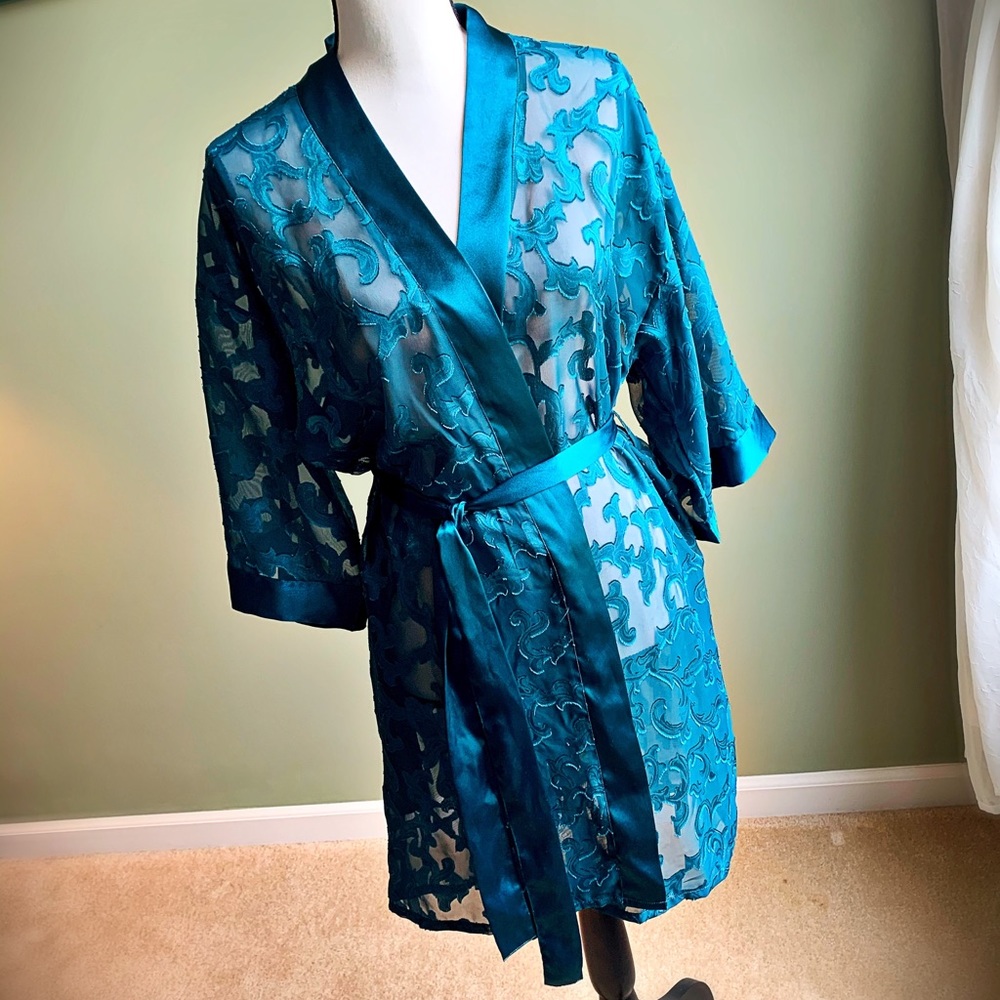 Stunning Teal Kimono/Robe Size M Like New